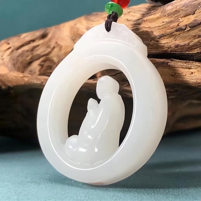 文玩风云再起：暴涨暴跌背后，你追过哪些“过山车”？