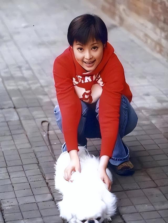 事实证明,当初被嘲“疯女人”的袁立,才是真的“人间清醒”