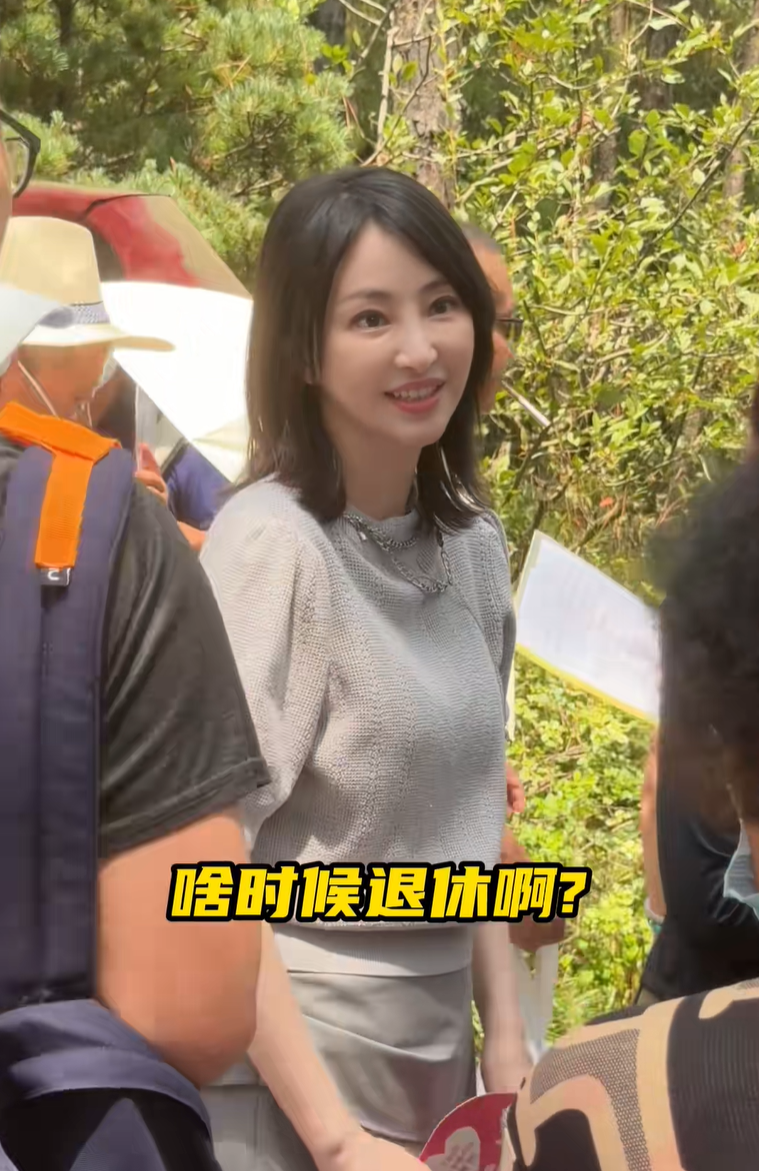 年近50女明星现身相亲角,有钱有貌被嫌弃:不生孩子娶来干嘛