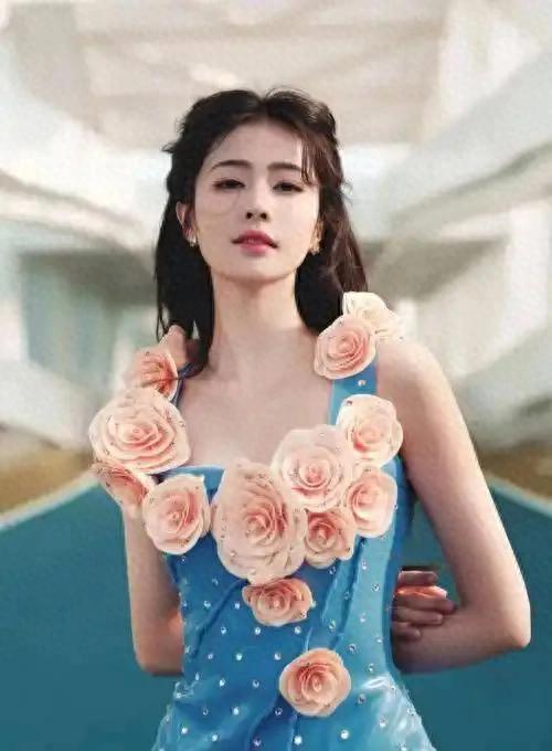 从默默无闻到百指登顶，白鹿用实力书写逆袭传奇