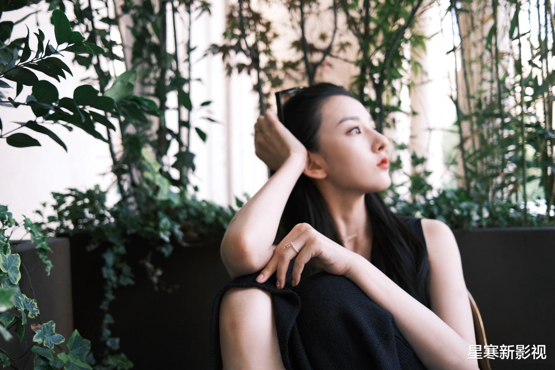 宋祖儿复出营业啦,一头黄色短发好显眼,全面回归或已是倒计时!