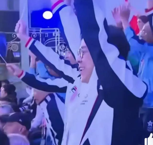 朱玲玲：抛弃霍震霆和3个孩子，19年过去，她迎来了自己的结局