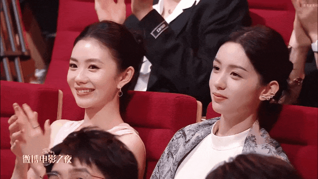 看到张艺谋的新女主角，再看王家卫的李宛妲，有对比才有差距