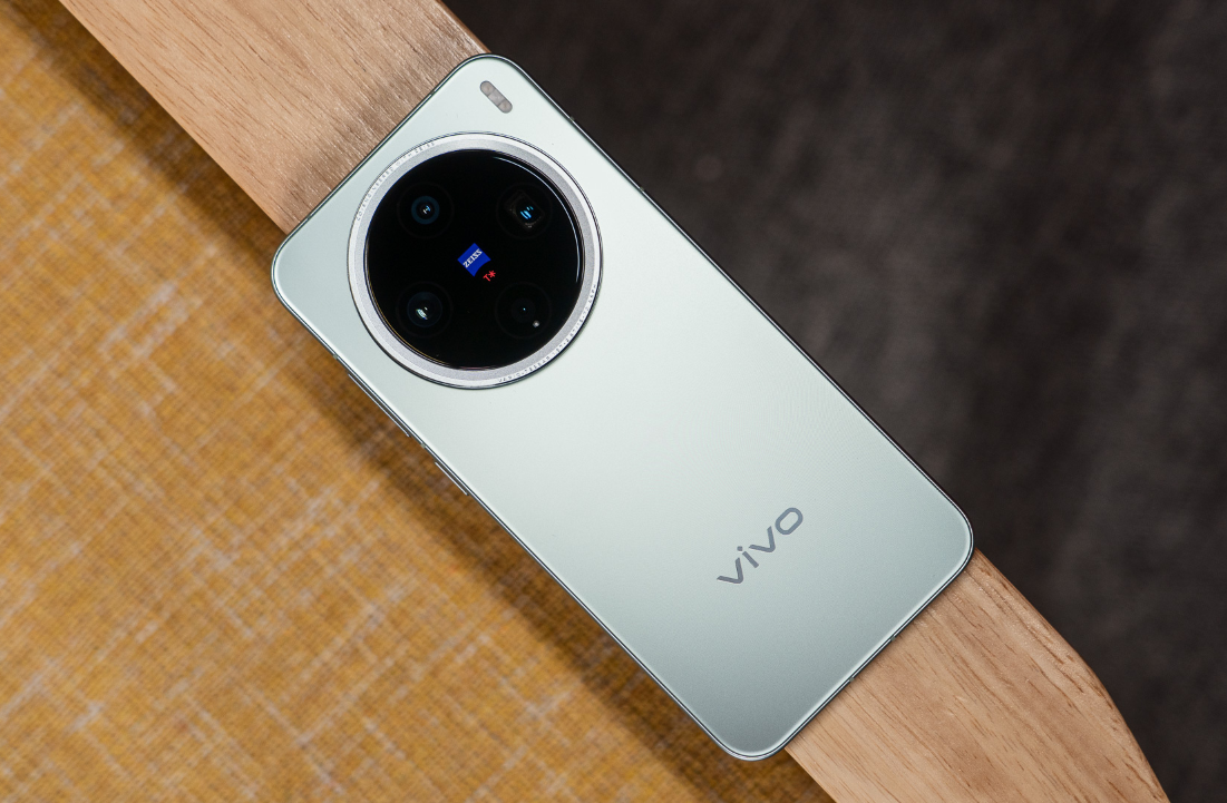 vivo優質“小鋼炮”，天璣9400+100倍變焦+1TB，好評率高達99%