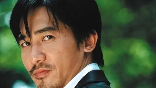 62岁梁朝伟突然官宣！震惊全网：42年了，终于等到这一天！