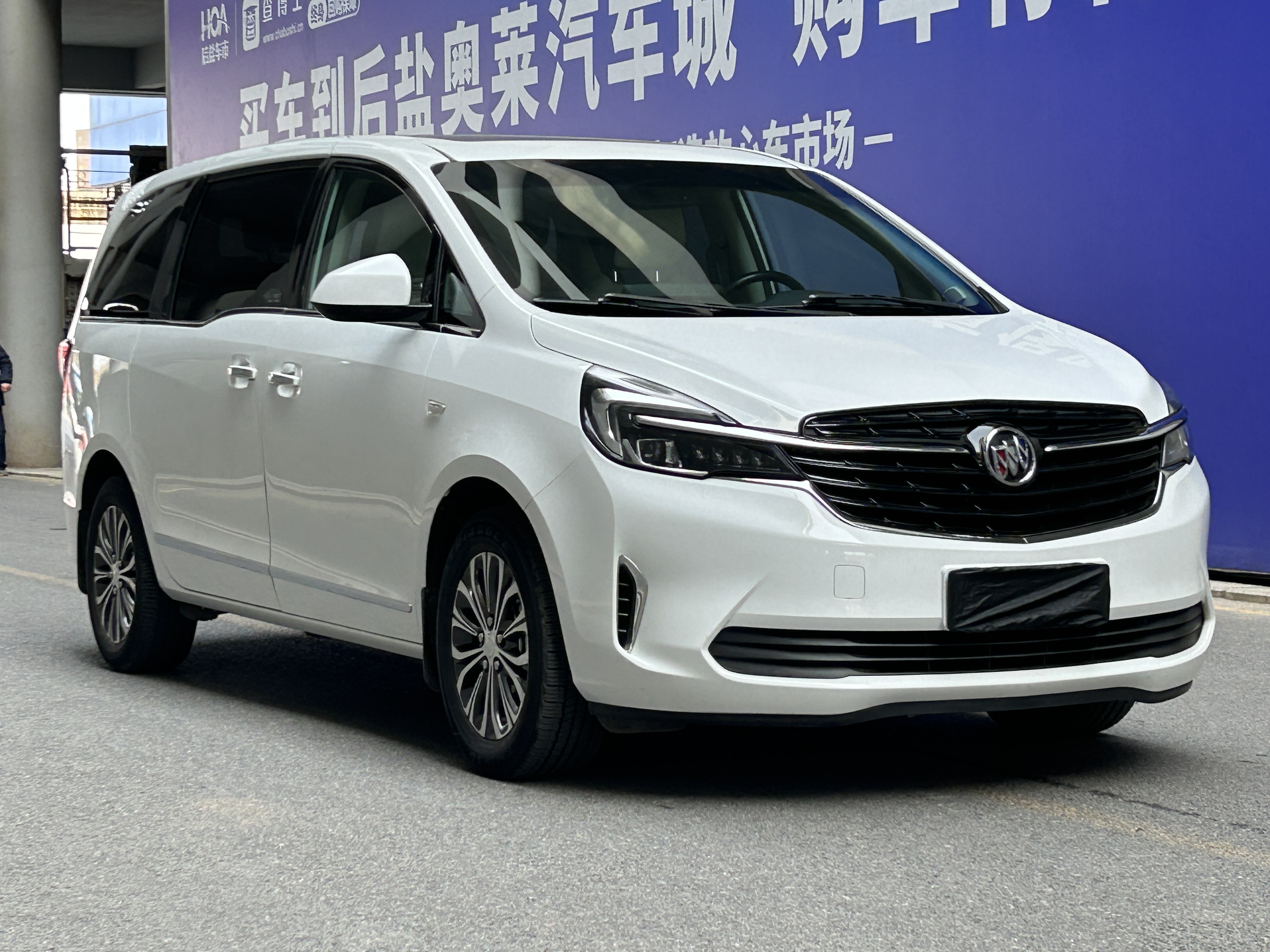GL8诚意出售：13万出头的陆上公务舱，宜商宜家出行更舒适