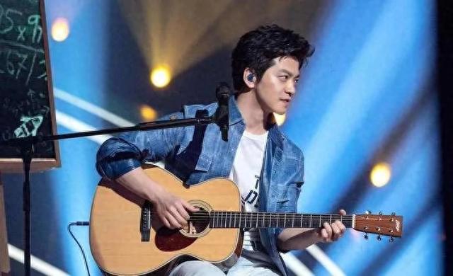 李健喜当爹?49岁才后悔曾经丁克!孟小蓓半年胖30斤疑怀孕6个月