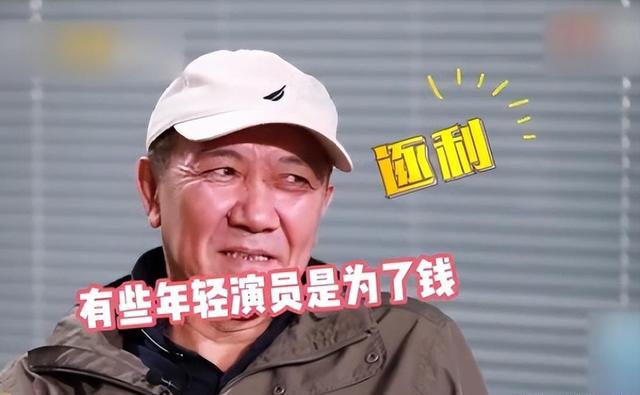 抛弃24年原配，转身迎娶小娇妻，如今儿子30年的报复让他遗憾终生