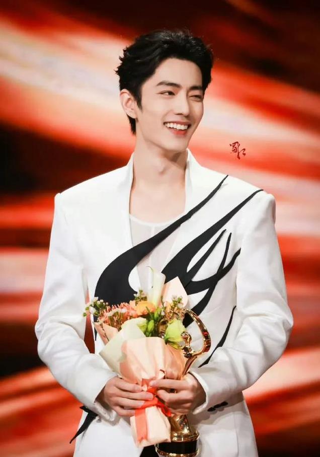 平心而论,内娱真正的绝色美男只有12位,他们酷帅雅痞,清新性感