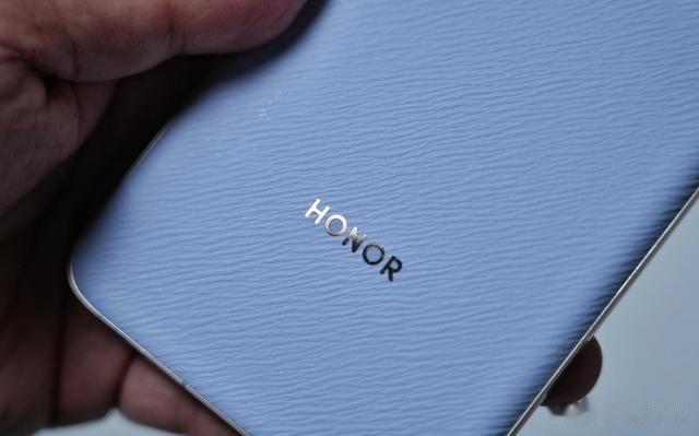 荣耀加速退场,Magic6 Pro跌价1681元,顶配高端机沦为中档价