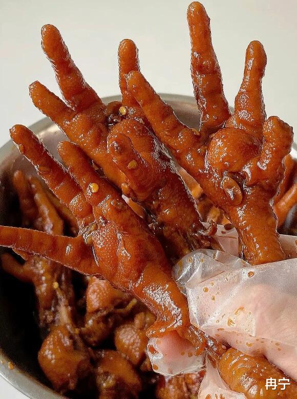 入口即化的酱鸡爪