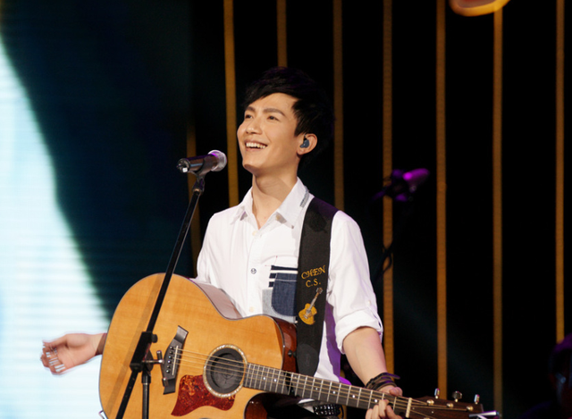 原来刘云就是陈楚生妻子，藏不住了，怪不得为她不惜得罪全世界