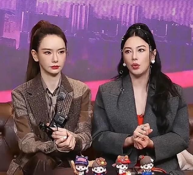 无滤镜现原形,热巴香肠嘴,高圆圆两层游泳圈,杨坤成行走的石像