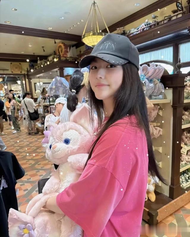 李湘王诗龄长沙商场被偶遇，人手一个爱马仕 网友:做她女儿好幸福