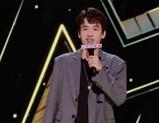 《喜剧之王单口季》四大魔王全军覆没,罗永浩锐评:靠老脸混饭吃