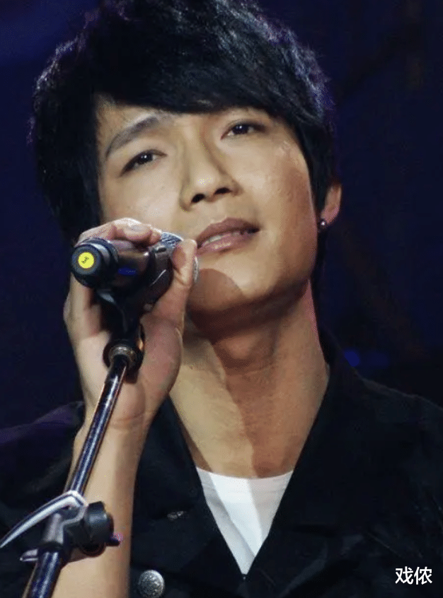 让陈楚生心甘情愿欠下227亿违约金的女人,如今怎么样了?