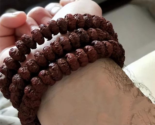 100元的莲花盘成了飞碟？藏式手串了解一下！