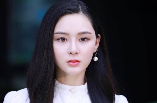 张兰“人狠话不多”，表面未回应张颖颖，实际已采取犀利手段回击