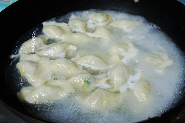 中秋节,除了吃月饼,饺子必吃,4种吉祥馅别错过,寓意多福多财