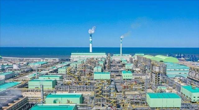 年入8177亿!超越华为成为国内最大民企,江苏女首富哪来那么多钱