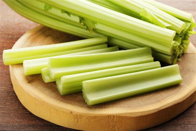 秋燥易上火,建议少吃羊肉猪肉,多吃“3白2绿”,清爽去燥好过秋