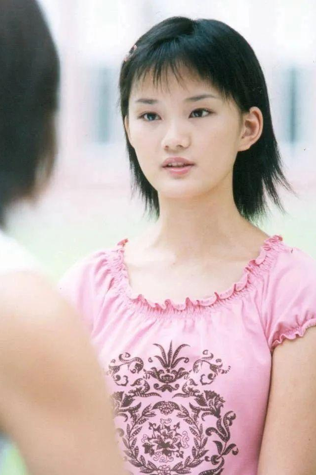 38岁女演员租房度日上热搜，昔日“国民初恋”过气成“卖货柜姐”