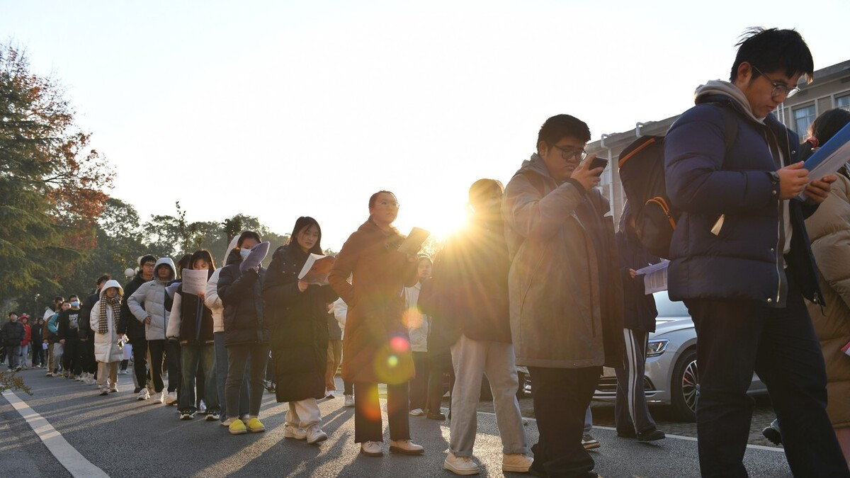 2025年就业形势如此严峻，硕士学历还有优势吗？
