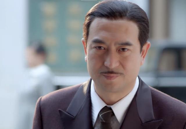 一身油腻,满脸褶子,却要演“民国”女一号,网友:谁来管管她?