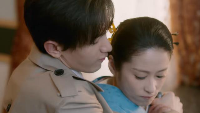 全程干瞪眼，面无表情，颖儿竟以这种方式，给中年演员上了一课