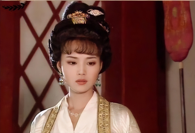 茹萍:一嫁大18岁丑男,34岁带娃嫁给二婚影帝,重组家庭也幸福