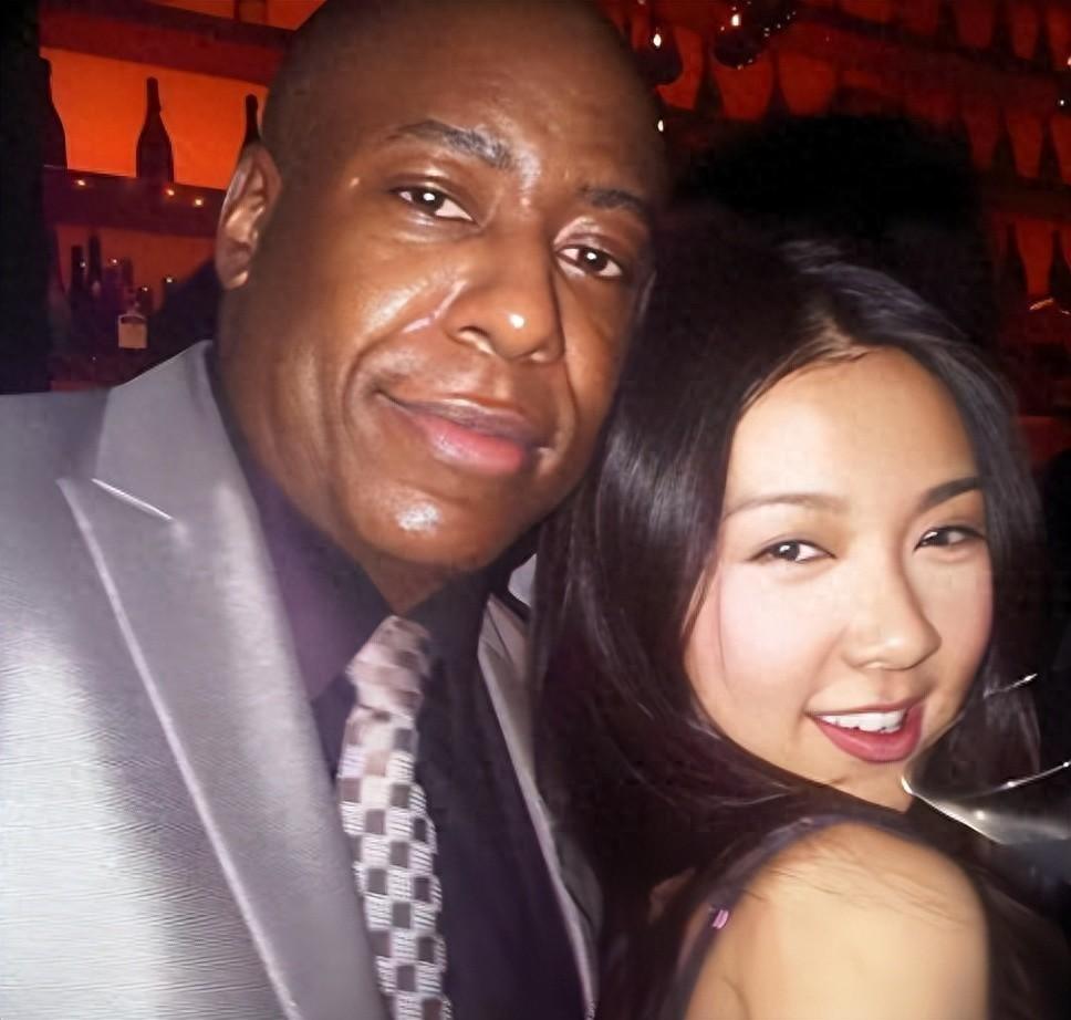 风流成性?与成龙儿子传绯闻,交黑人男友,43岁薛凯琪无人敢娶?