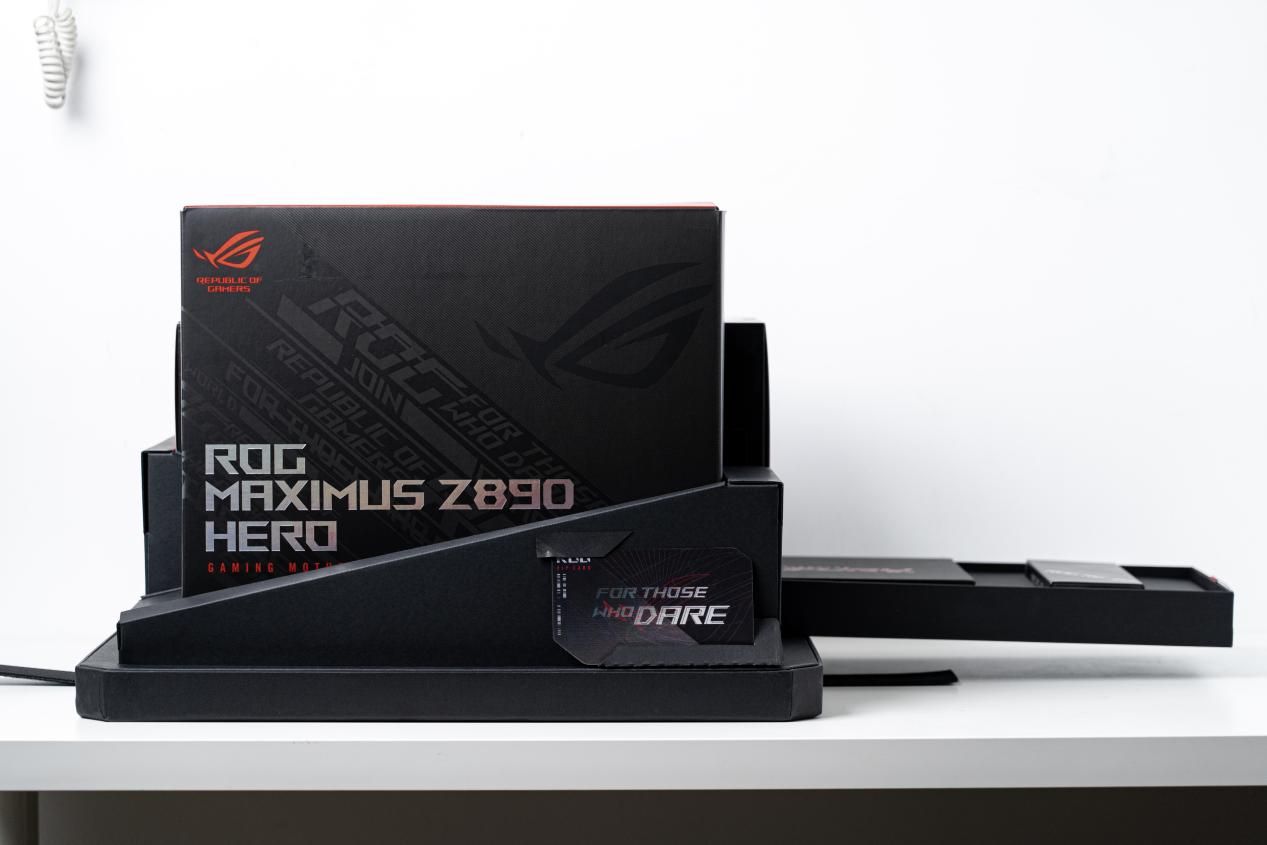 抢先看！酷睿Ultra 200S处理器及ROG Z890 Hero主板礼盒开箱
