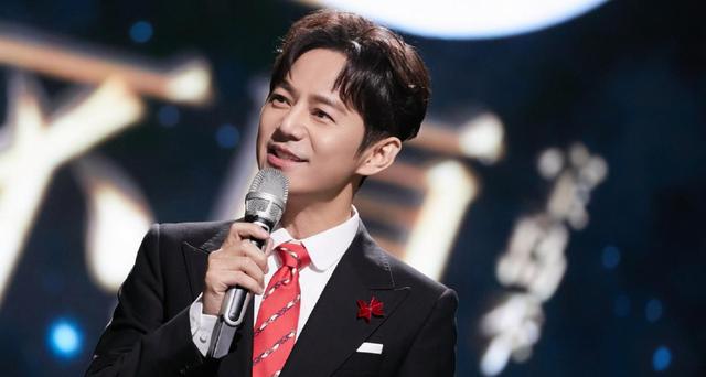 被赵丽颖暗恋多年,惨遭封杀?50岁无妻无子的他,被保姆告上法庭