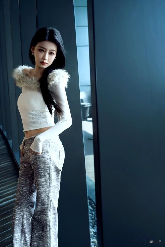 孙怡,性感双峰,傲娇示人