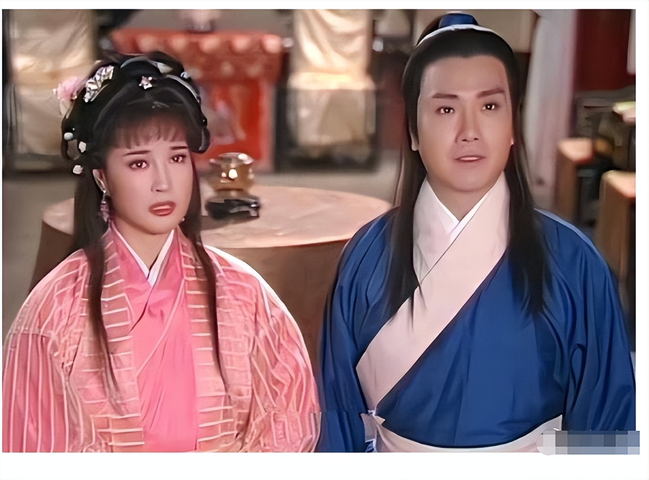 一身赘肉，满脸褶子，却要演双马尾的少女，网友：真不害臊吗？