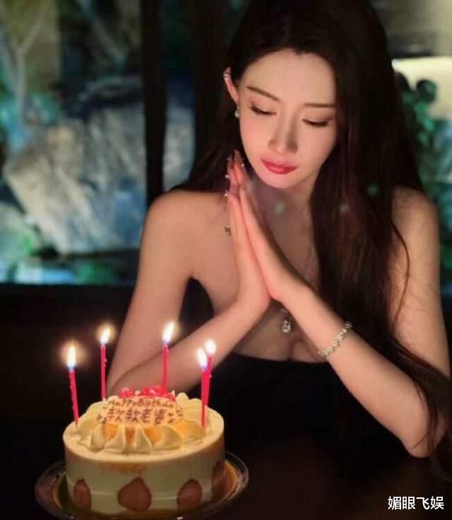 冯绍峰新女友曝光，面容身材神似叶柯，网友：又一个名媛培训班？