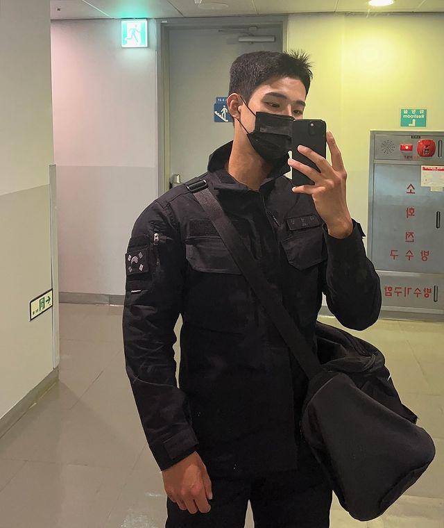 来自韩国的肌肉欧巴,这魁梧的身材,真是给人安全感嘞