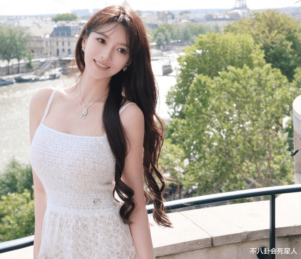 叶珂退网！官宣恋情不到2个月，黄晓明对杨颖叶珂态度区别一目了然