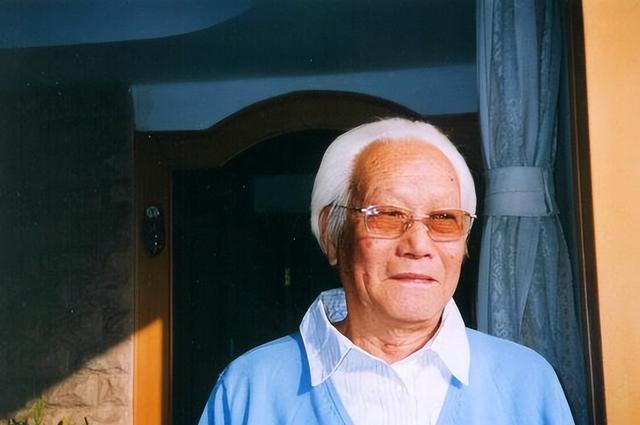 28年后再看《宰相刘罗锅》演员,主角老到不敢认,配角100岁去世