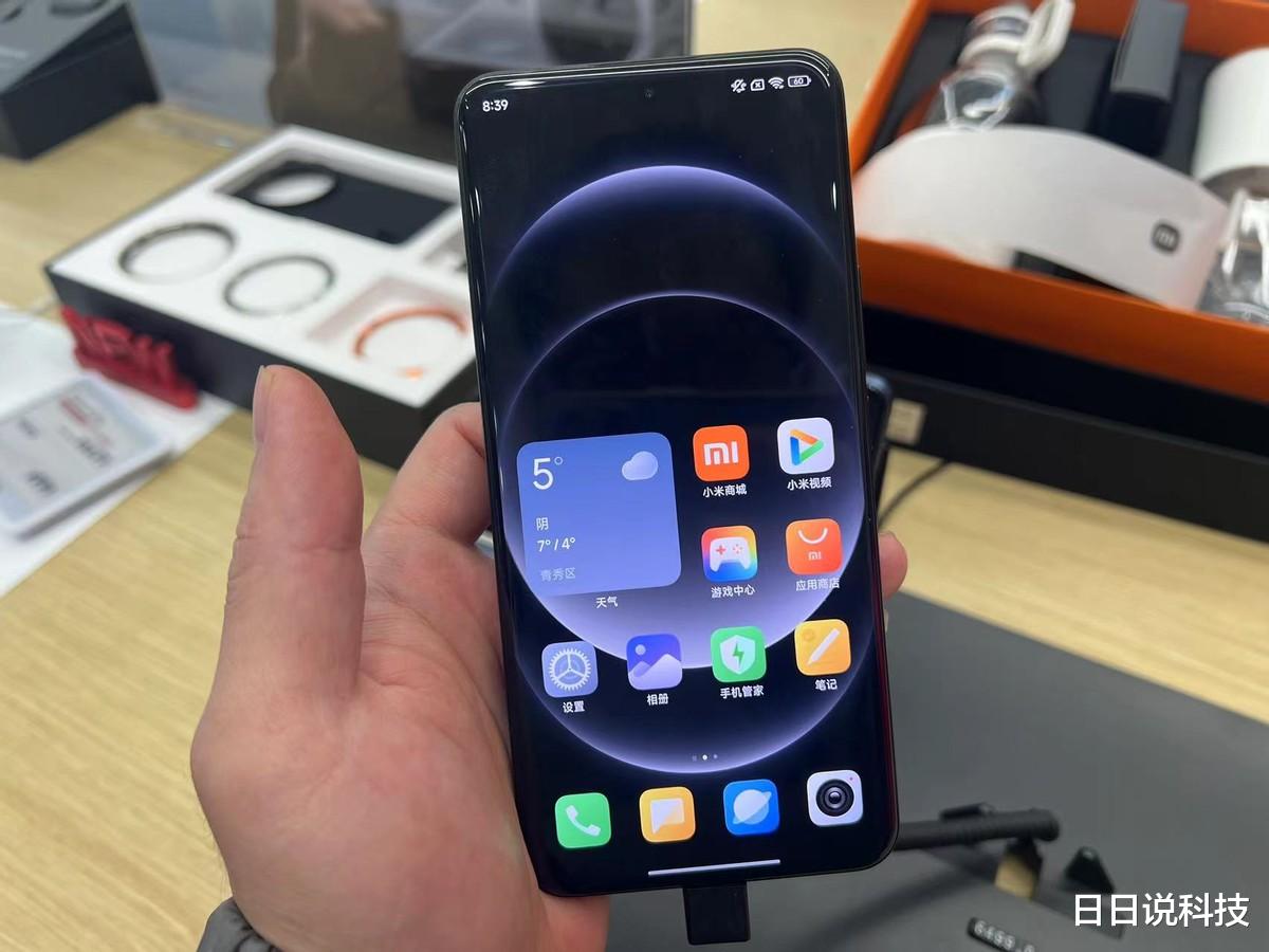 雷布斯爆发了，16GB+1TB跌价1369元，给iPhone16一记重击