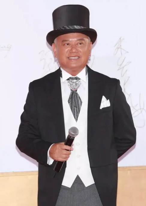 香港影坛最好的10个殿堂级男配角,达叔上榜,榜首堪称千面如来!