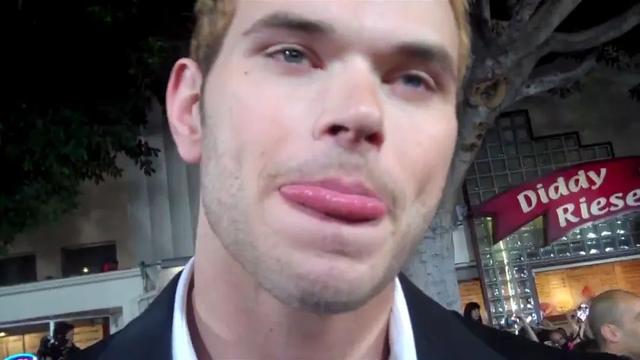 《暮光之城》里的他居然那么老了,年轻时可是神颜啊!