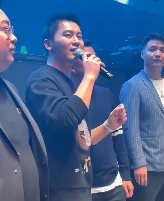 “亿万身家”李晨:6任女友各个美若天仙,坐拥北京9亿四合院