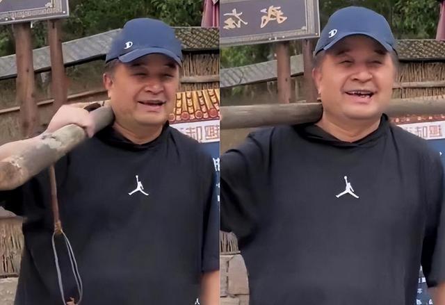 多位前央视大咖现身婚宴，黄宏毕福剑差别巨大，宴请人身份不简单