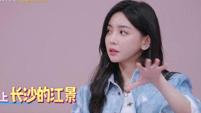 于文文首谈原生家庭落泪：和父母缘分尽了