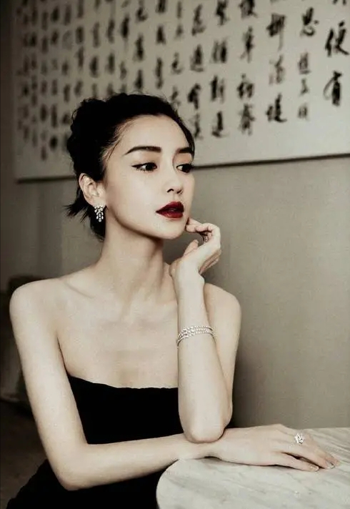 网曝杨颖和李晨恋爱了!十年友情转化为深厚的爱情?真实内情曝光