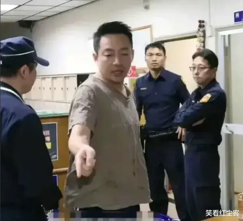 大S终于出山了！亲子游现身！双马尾造型惊现，千元短袖引发热议