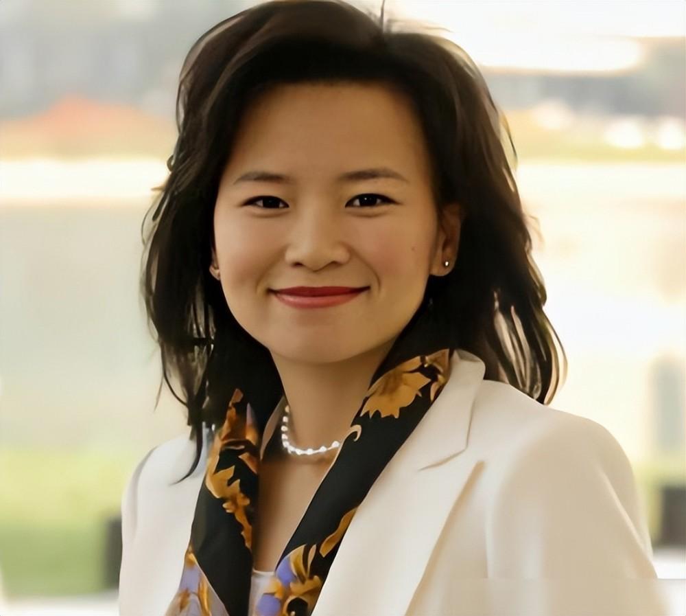 央视前主持成蕾:潜伏20年,因一句口误,暴露间谍身份