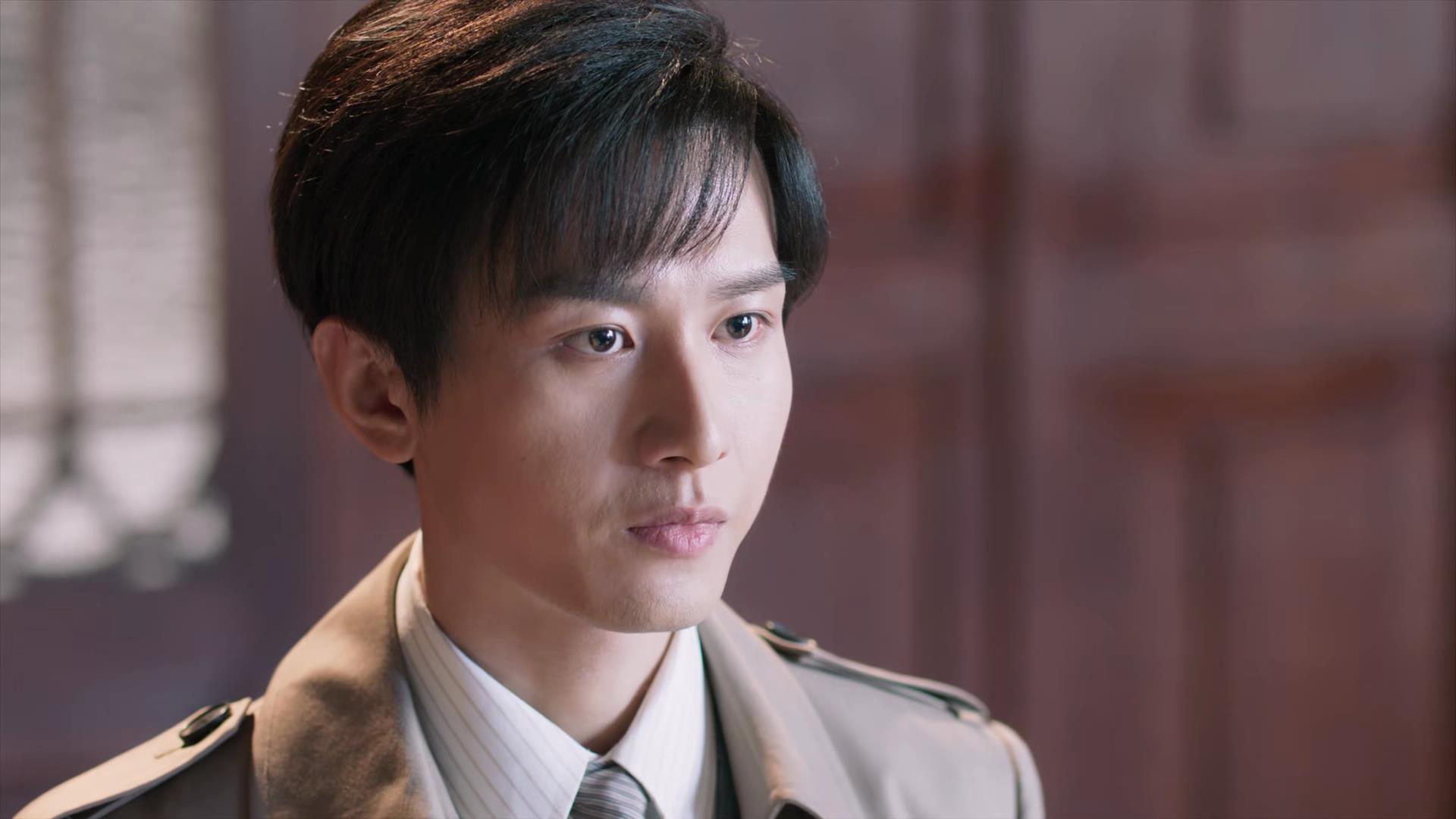 谍战剧《深潜》央八首播，看完3集，原本不屑一顾，现在入戏太深