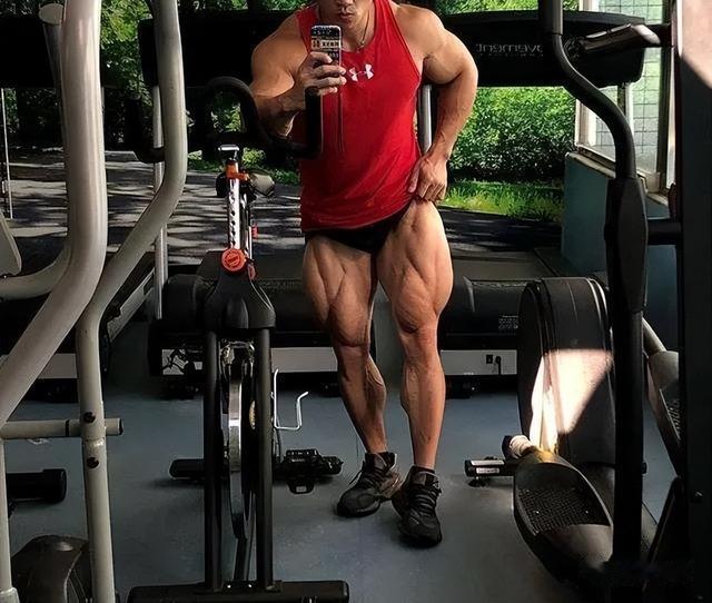 37岁男子因健身时用力过猛，“肠管”掉了出来！瞎练？